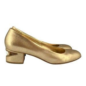 Chanel Interlocking CC Logo Gold Lambskin Pearl Heel Pumps Size 38